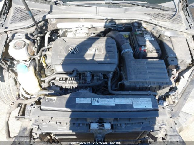 WVWWA7AU7KW143898 Volkswagen Golf R 2.0t W/dcc   Navigation