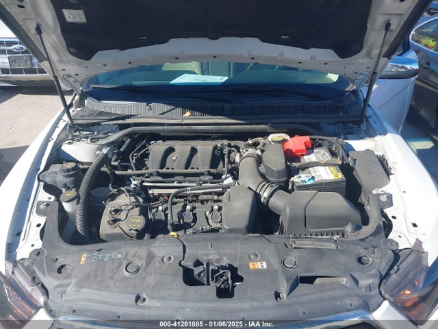 Ford Taurus Limited 2017 1FAHP2F83HG125865 Image 10