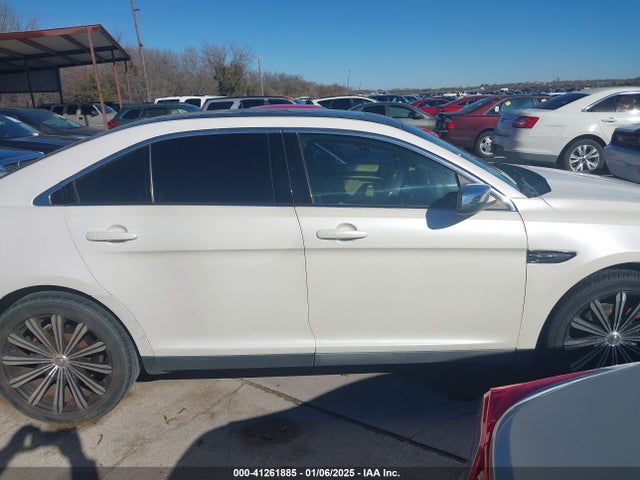 Ford Taurus Limited 2017 1FAHP2F83HG125865 Image 13