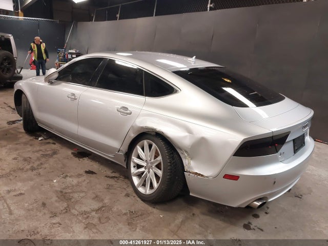 2012 AUDI A7 WAUWGCFC2CN091270 Photo 2