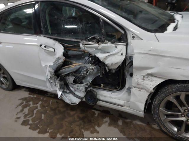 3FA6P0RU0LR203881 Ford Fusion Hybrid Titanium