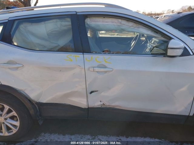 JN1BJ1CR4JW251143 Nissan Rogue Sport Sv