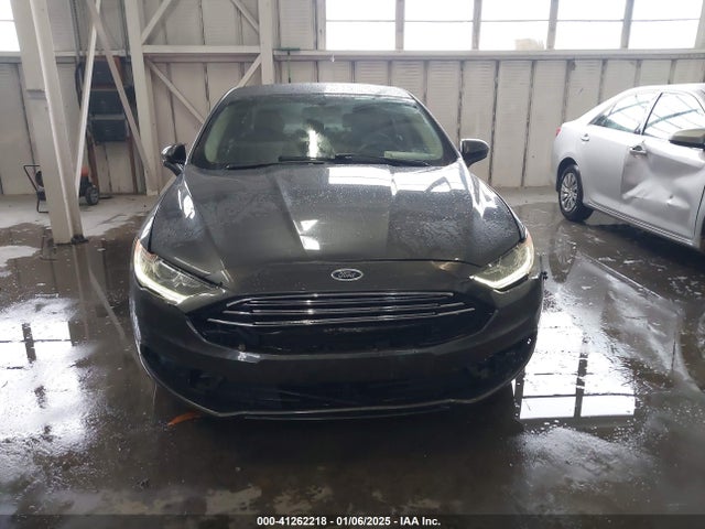 3FA6P0HD1HR126429 Ford FUSION SE