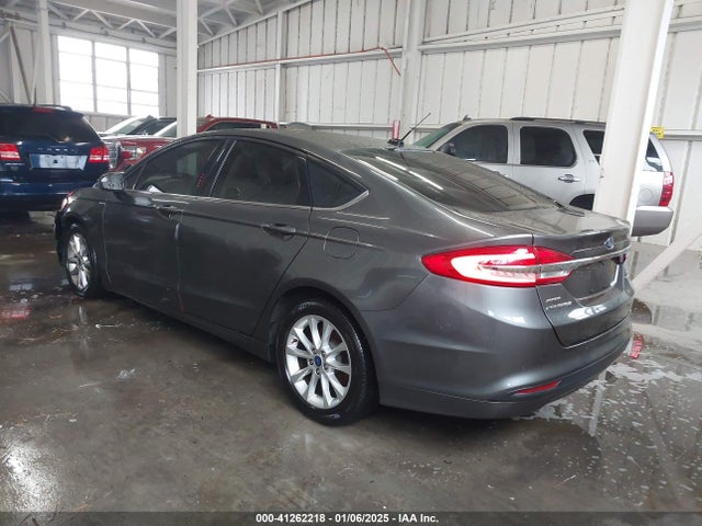 3FA6P0HD1HR126429 Ford FUSION SE