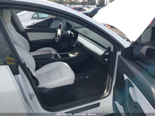 2021 TESLA MODEL Y 5YJYGAEE9MF283644 Photo 4