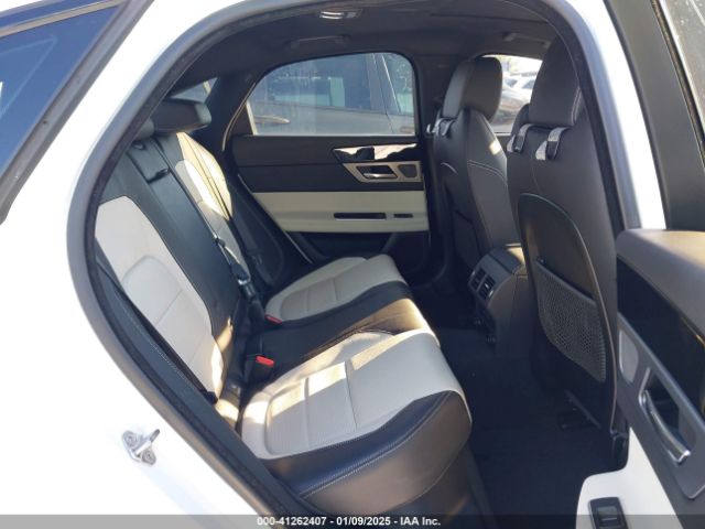 2018 JAGUAR XF SAJBL4FX0JCY69341 Photo 7