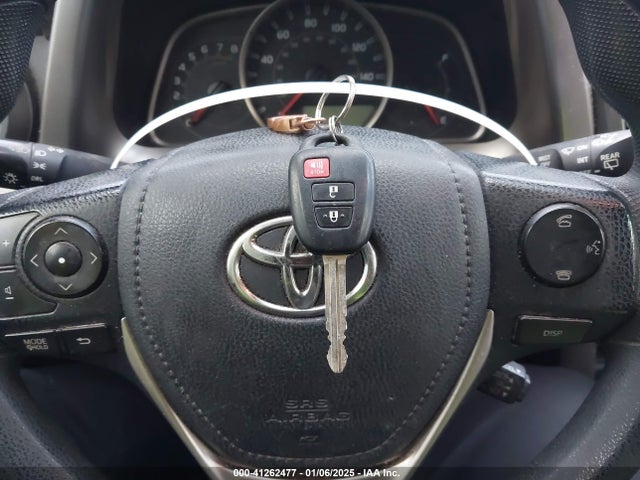 Toyota RAV4 LE 2015 JTMZFREV9FJ037288 Image 11