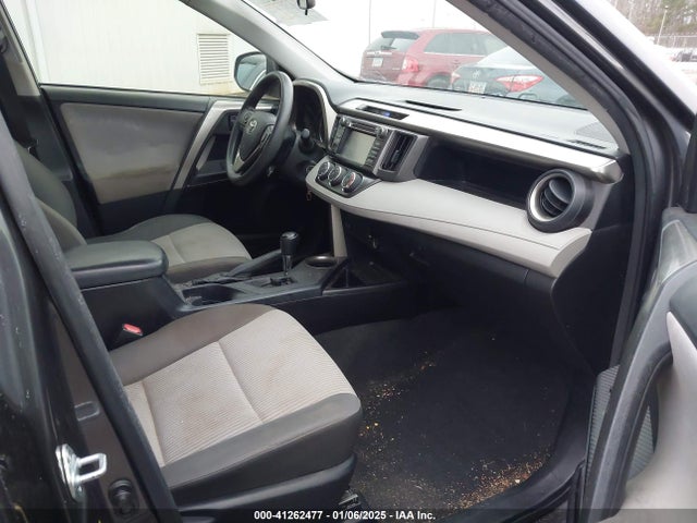 Toyota RAV4 LE 2015 JTMZFREV9FJ037288 Image 5