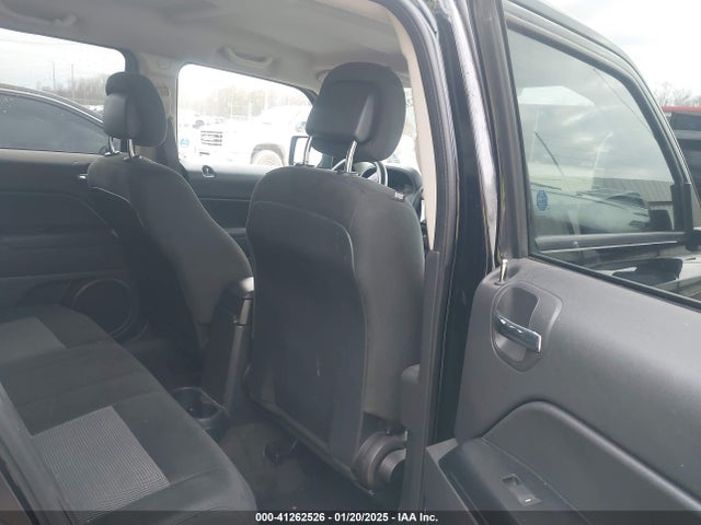 1C4NJPBB4GD761899 Jeep Patriot Sport