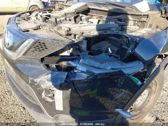 JN1BJ1CR1KW631168 Nissan Rogue Sport S