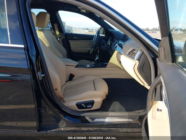 WBA8B9G36HNU54587 BMW 330I