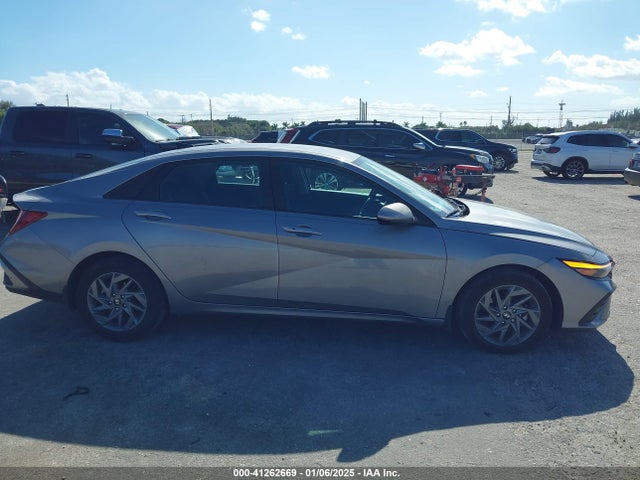 Hyundai ELANTRA SEL 2024 KMHLM4DG2RU663099 Image 13