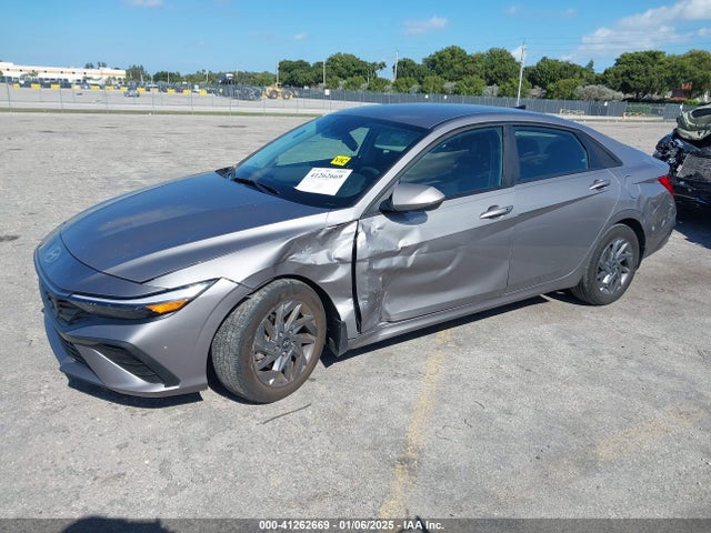 Hyundai ELANTRA SEL 2024 KMHLM4DG2RU663099 Image 2