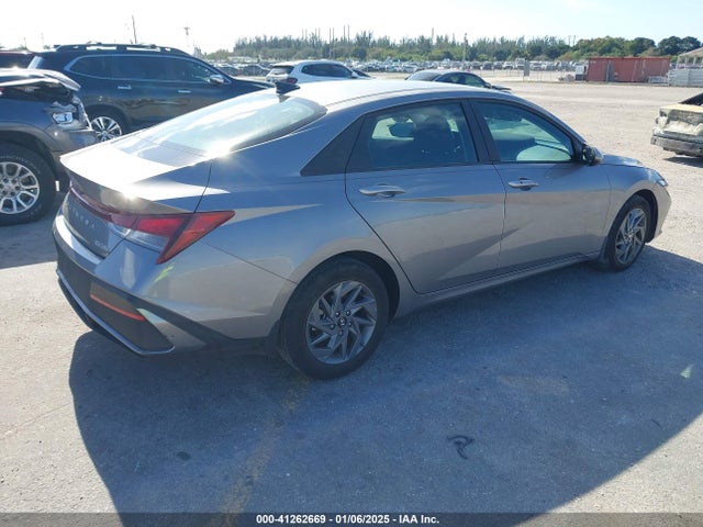 Hyundai ELANTRA SEL 2024 KMHLM4DG2RU663099 Image 4
