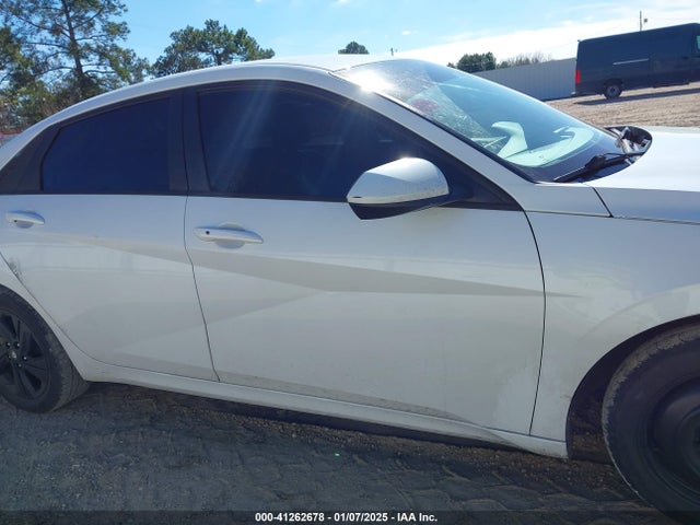5NPLS4AG8MH007233 Hyundai ELANTRA SEL