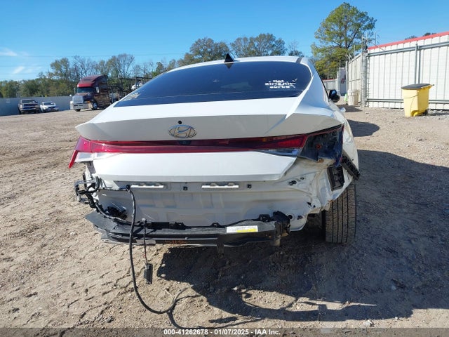 5NPLS4AG8MH007233 Hyundai ELANTRA SEL