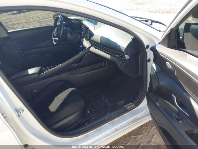 5NPLS4AG8MH007233 Hyundai ELANTRA SEL