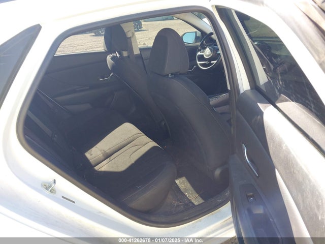 5NPLS4AG8MH007233 Hyundai ELANTRA SEL