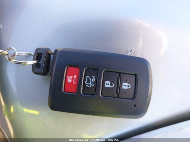 JTMNFREV0GJ090672 Toyota RAV4 SE
