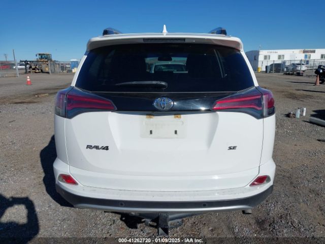 JTMNFREV0GJ090672 Toyota RAV4 SE