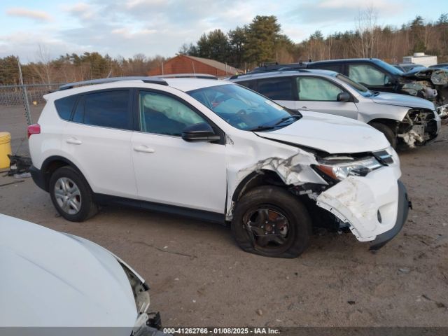 2T3BFREV4EW149272 Toyota RAV4 LE