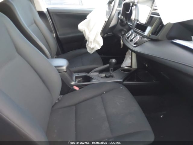 2T3BFREV4EW149272 Toyota RAV4 LE