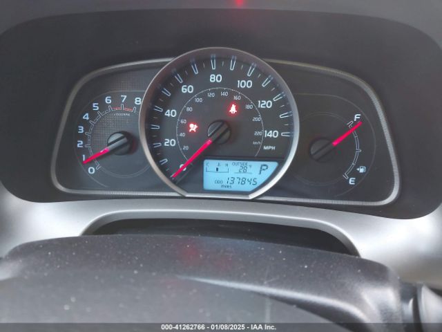 2T3BFREV4EW149272 Toyota RAV4 LE