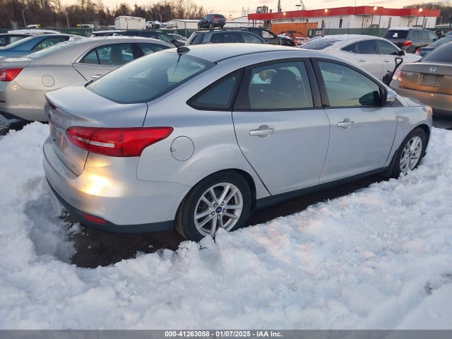 Ford FOCUS SE 2015 1FADP3F25FL289770 Image 4