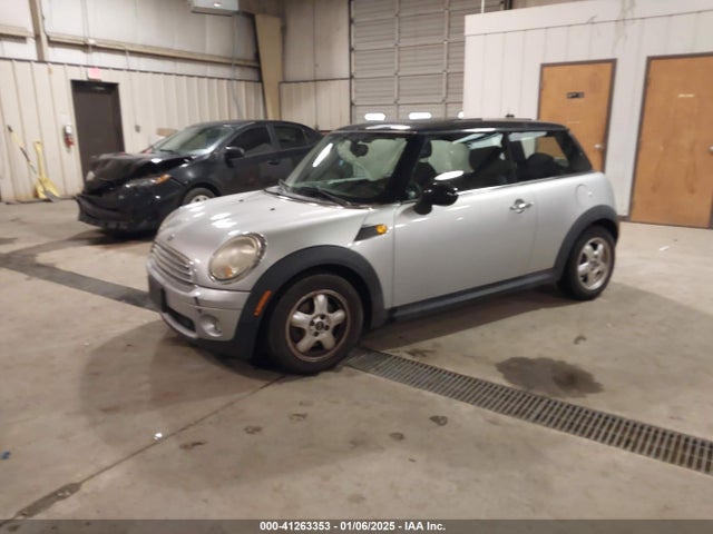 2009 MINI COOPER WMWMF33599TT68582 Photo 1