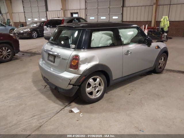 2009 MINI COOPER WMWMF33599TT68582 Photo 3