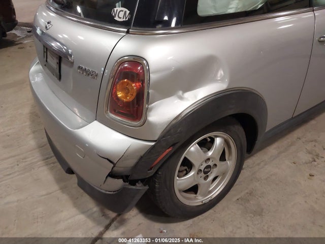 2009 MINI COOPER WMWMF33599TT68582 Photo 5