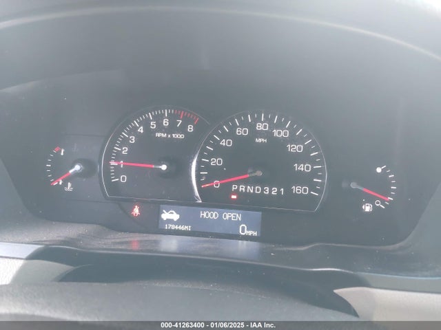 2010 CADILLAC DTS 1G6KD5EY6AU132573 Photo 6