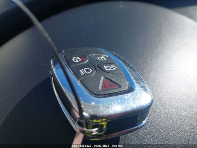 2011 JAGUAR XJ SAJWA1CB2BLV17684 Photo 10