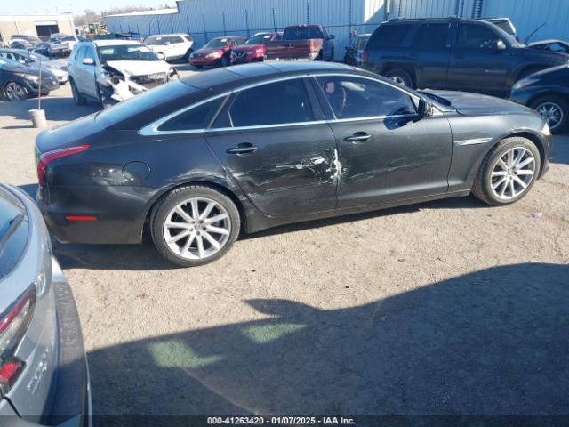 2011 JAGUAR XJ SAJWA1CB2BLV17684 Photo 3