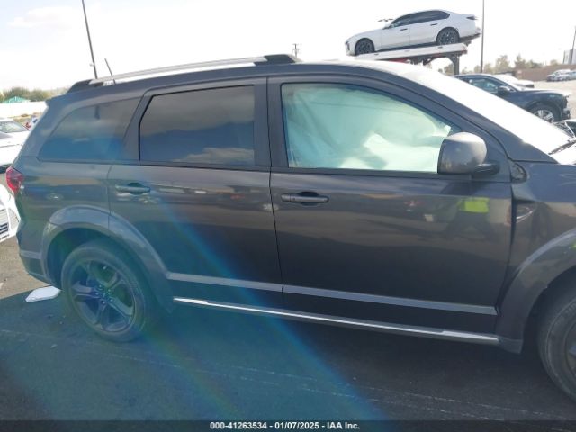 3C4PDDGG7JT467126 Dodge Journey Crossroad Awd