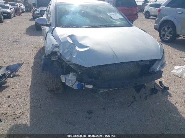 5NPD84LF0LH527528 Hyundai ELANTRA SEL