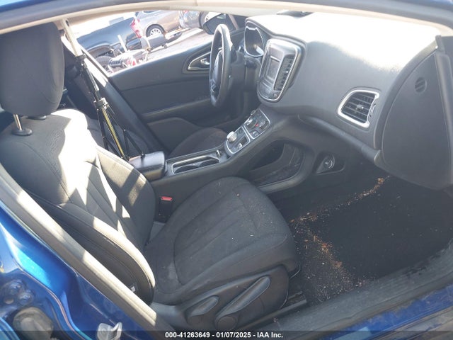 Chrysler 200 Limited 2016 1C3CCCAB5GN102336 Image 5
