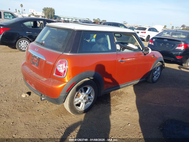 2012 MINI COOPER WMWSU3C52CT540682 Photo 3