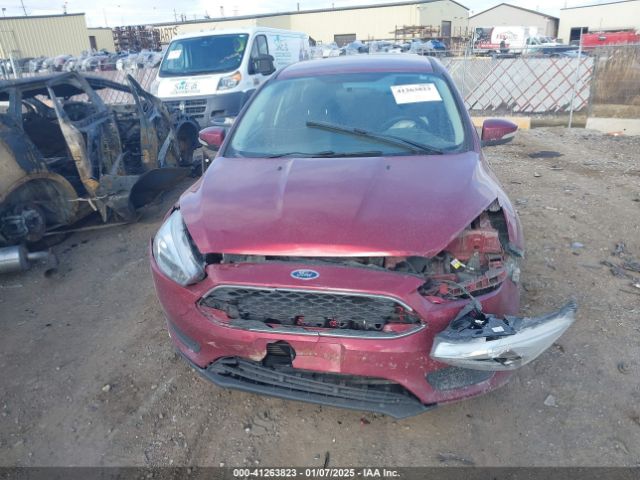 1FADP3K2XFL383438 Ford FOCUS SE