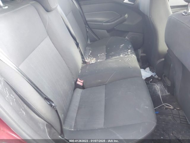 1FADP3K2XFL383438 Ford FOCUS SE
