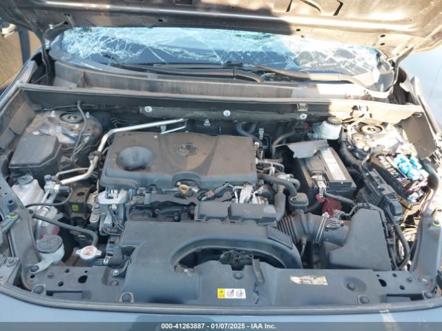 2T3H1RFV2KW037427 Toyota RAV4 LE