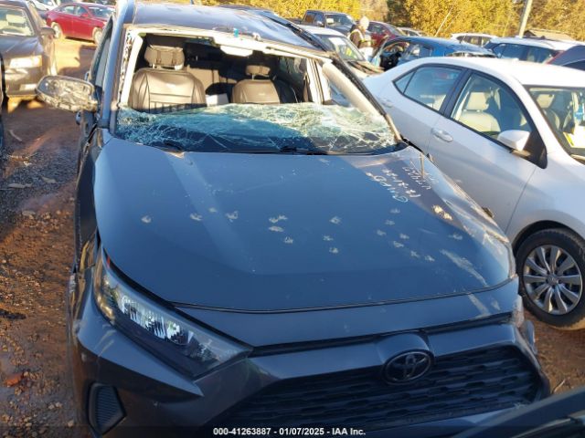 2T3H1RFV2KW037427 Toyota RAV4 LE