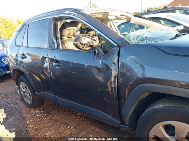 2T3H1RFV2KW037427 Toyota RAV4 LE