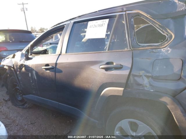 2T3H1RFV2KW037427 Toyota RAV4 LE