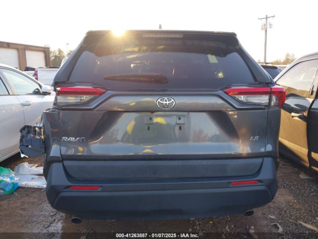 2T3H1RFV2KW037427 Toyota RAV4 LE