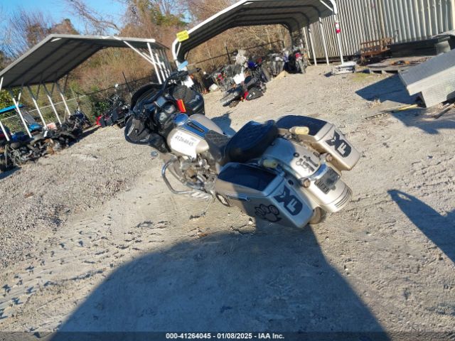 2018 HARLEY-DAVIDSON FLTRX 1HD1KHC15JB624639 Photo 2