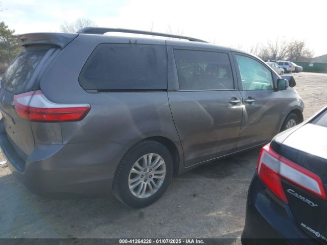 5TDYK3DC2GS731121 Toyota Sienna Xle 8 Passenger