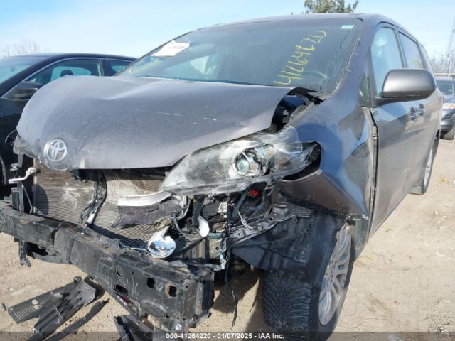 5TDYK3DC2GS731121 Toyota Sienna Xle 8 Passenger