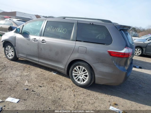 5TDYK3DC2GS731121 Toyota Sienna Xle 8 Passenger