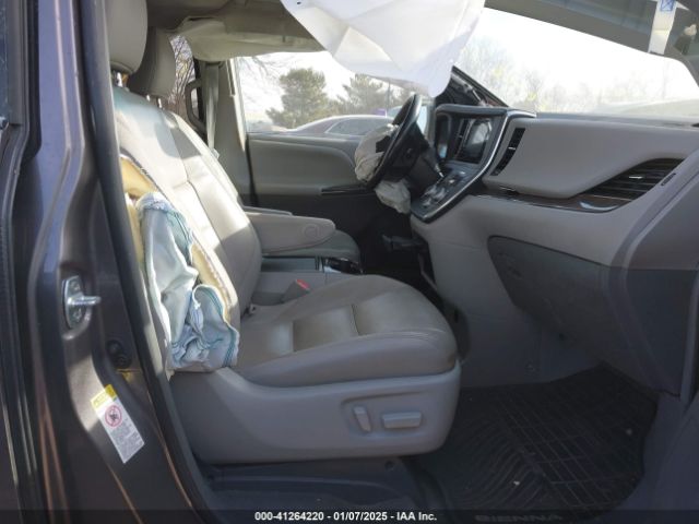 5TDYK3DC2GS731121 Toyota Sienna Xle 8 Passenger